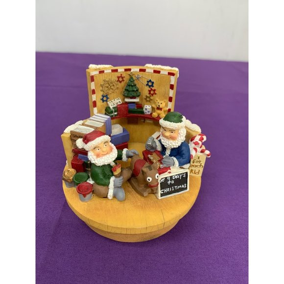 Our American Gift Candle Topper Santa‘s Workshop Topper number 4050 2001 - Picture 5 of 10